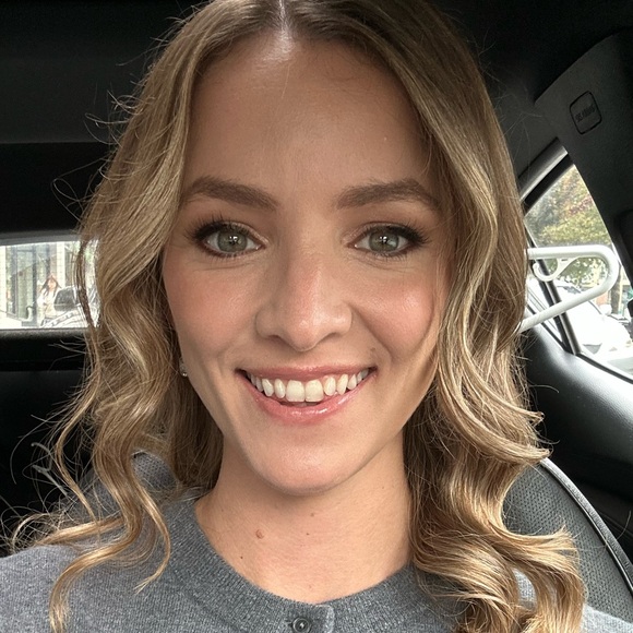 Meet your Posher, Katie - Picture 1 of 1